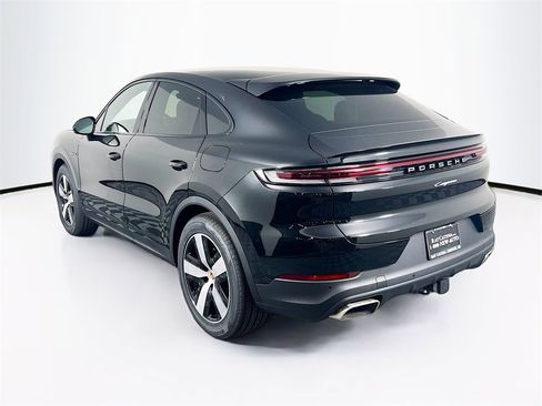 New 2026 Porsche Cayenne Base image 3