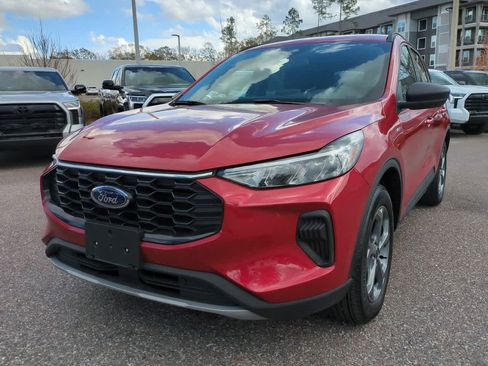 Used 2025 Ford Escape ST-Line image 2