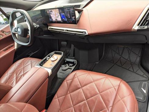 Used 2023 BMW iX xDrive50 w/ Premium Package image 26