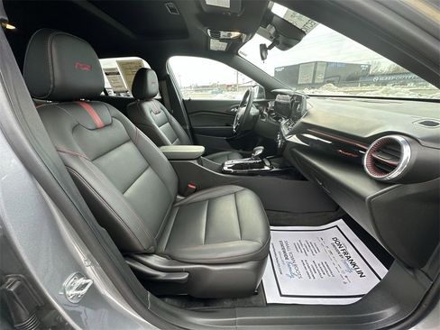 Used 2025 Chevrolet Trax RS w/ Sunroof Package image 24