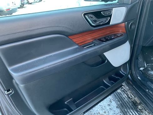 Used 2024 Lincoln Navigator Reserve image 14