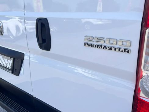 Used 2025 RAM ProMaster 2500 w/ Convenience Group FWD image 4