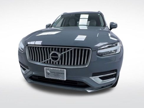 Used 2023 Volvo XC90 B6 Plus w/ Protection Package AWD/4WD image 3