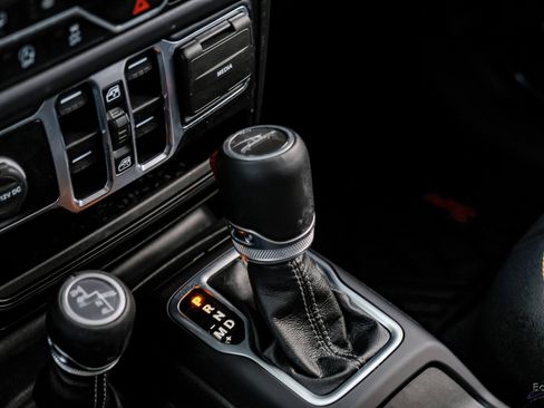 Used 2024 Jeep Gladiator Sport image 52