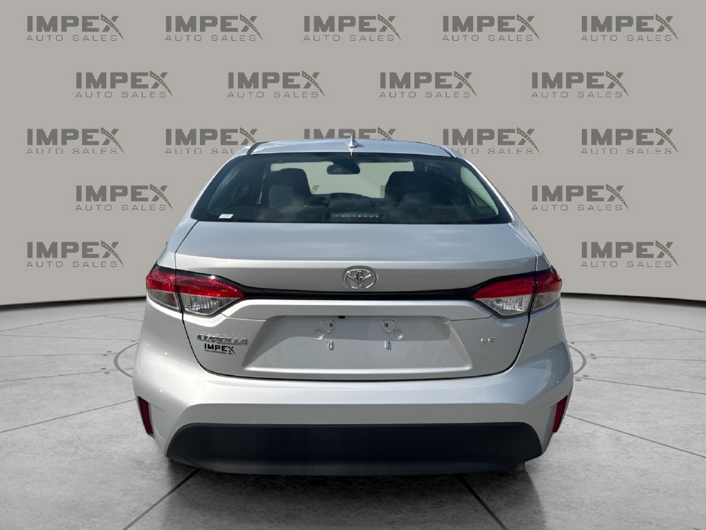 Used 2024 Toyota Corolla LE w/ LE Convenience Package FWD image 4