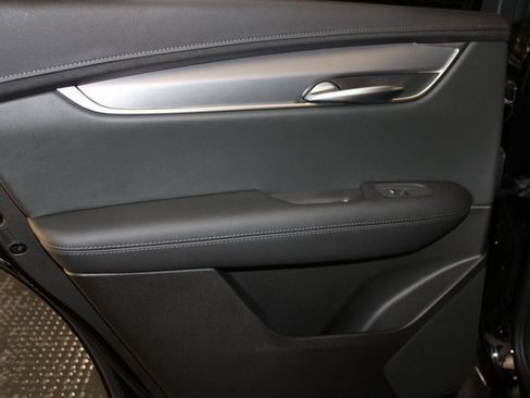 New 2026 Cadillac XT5 Luxury image 11