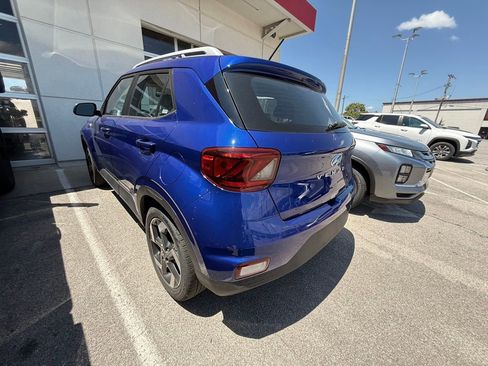 Used 2025 Hyundai Venue SEL FWD image 4