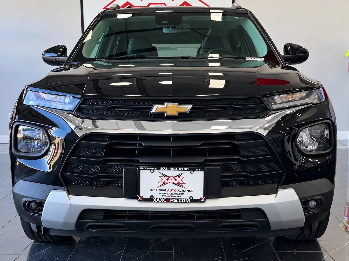 Used 2021 Chevrolet TrailBlazer LT w/ Premium Seating Package AWD/4WD image 2