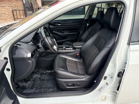 Used 2022 Nissan Altima 2.5 SR w/ Midnight Edition Package image 10