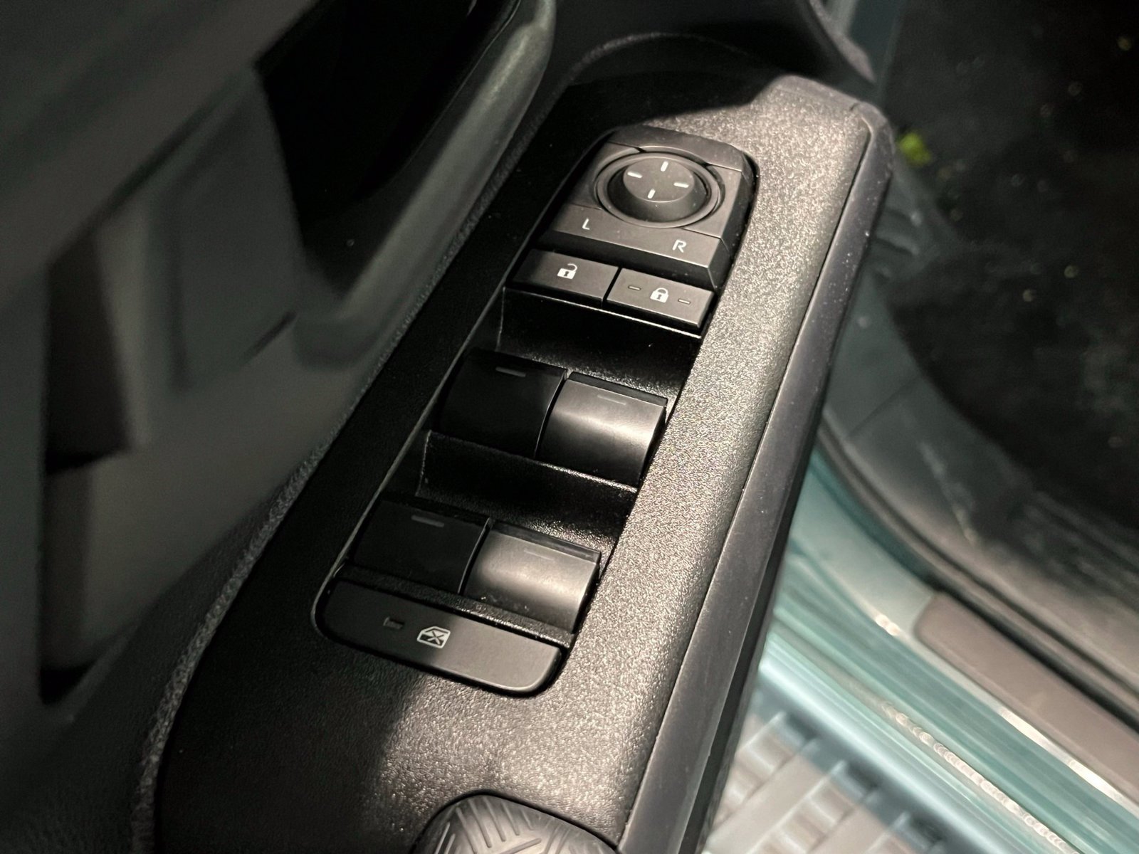 Used 2025 Toyota 4Runner TRD Off-Road AWD/4WD image 34