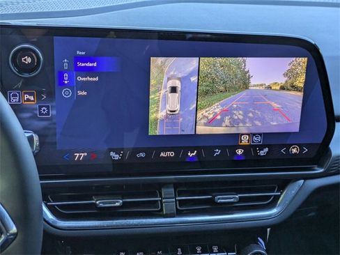 New 2026 Chevrolet Equinox EV LT image 17