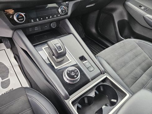 Used 2024 Mitsubishi Outlander SE image 24