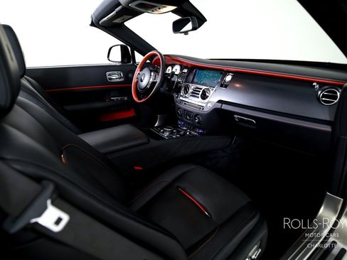Used 2019 Rolls-Royce Dawn RWD image 25