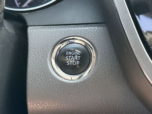 Used 2019 Toyota Camry LE w/ Convenience Package FWD image 11