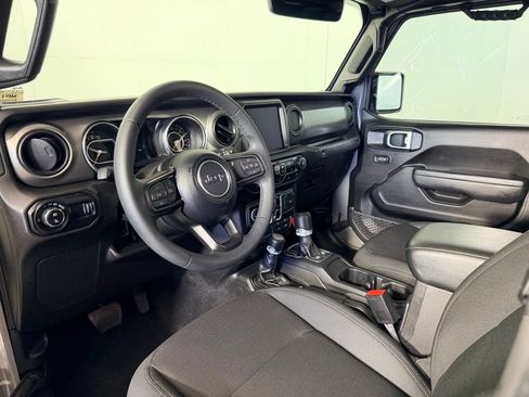 Used 2023 Jeep Gladiator Sport AWD/4WD image 29