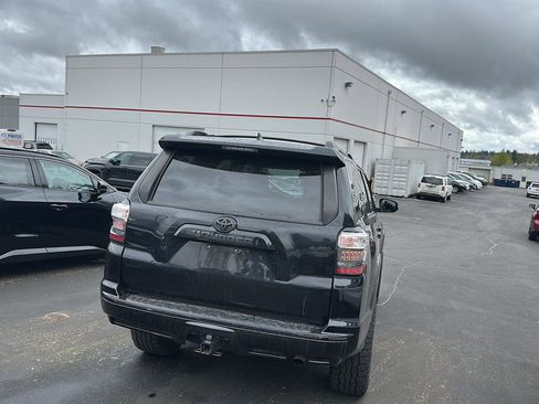 Used 2022 Toyota 4Runner TRD Sport w/ Technology Package image 3