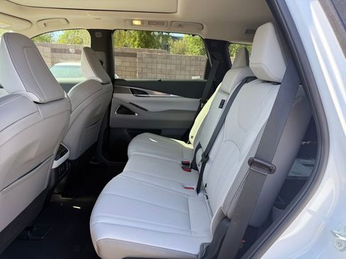 Certified 2026 INFINITI QX60 Luxe w/ Cargo Package image 10