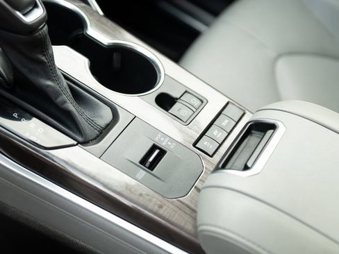 Used 2021 Toyota Highlander Platinum image 17