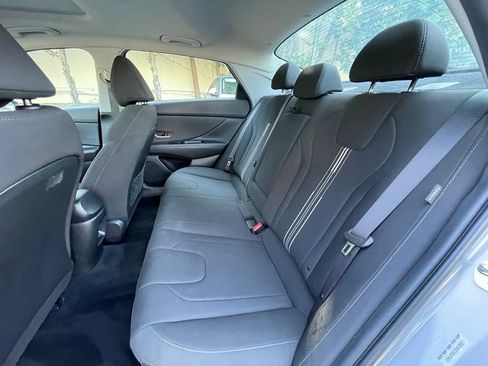 Used 2025 Hyundai Elantra SEL FWD image 25