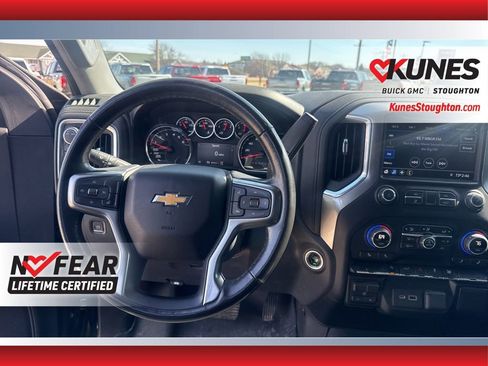 Used 2021 Chevrolet Silverado 1500 LT AWD/4WD image 40