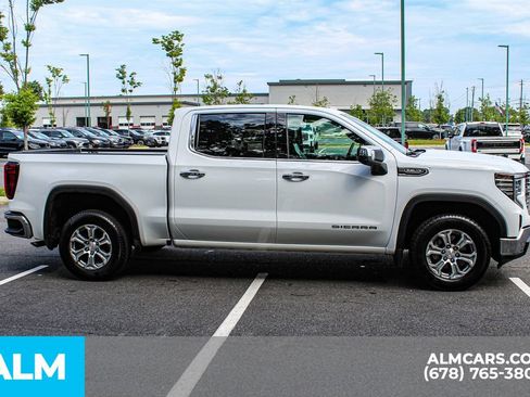 Used 2025 GMC Sierra 1500 SLT RWD image 8