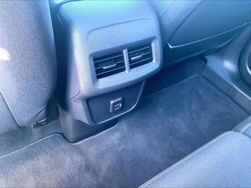 Used 2023 GMC Terrain SLE w/ Driver Convenience Package image 28