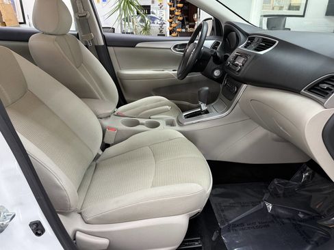 Used 2015 Nissan Sentra S image 19