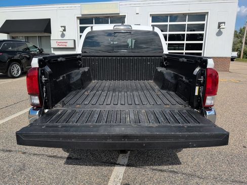 Used 2019 Toyota Tacoma SR5 AWD/4WD image 25