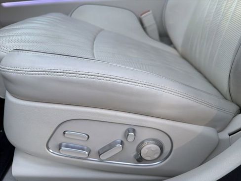 Used 2024 Genesis G90 3.5T image 21