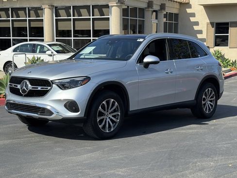 Used 2023 Mercedes-Benz GLC 300 4MATIC image 4