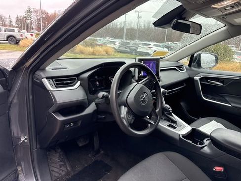 Used 2025 Toyota RAV4 XLE image 24