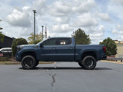 Used 2024 GMC Sierra 1500 Elevation w/ X31 Off-Road Package AWD/4WD image 14