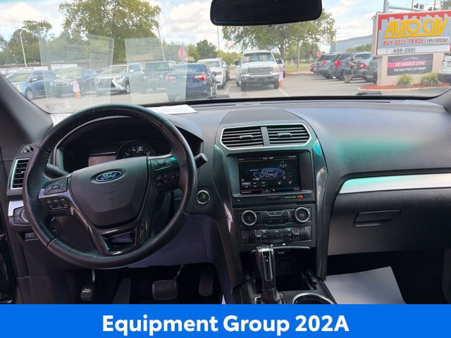 Used 2016 Ford Explorer XLT w/ Equipment Group 202A FWD image 12