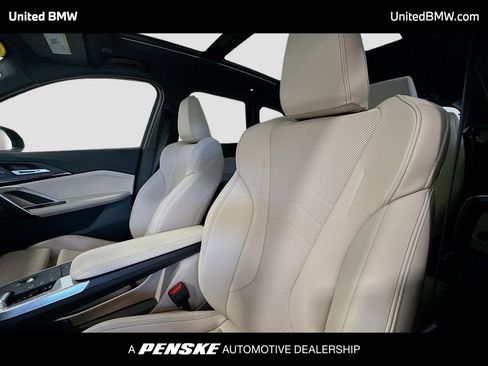 Used 2025 BMW X1 xDrive28i AWD/4WD image 5
