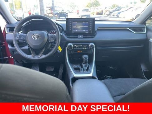 Used 2021 Toyota RAV4 LE FWD image 16