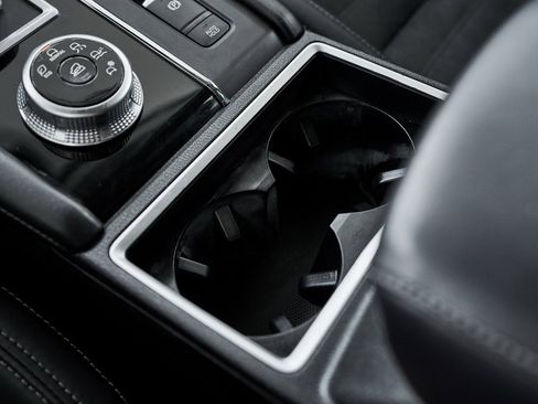 Used 2023 Mitsubishi Outlander SE image 39