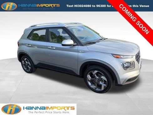 Used 2025 Hyundai Venue SEL image 1