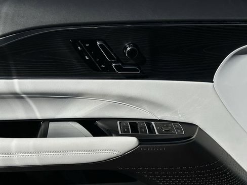 New 2026 Cadillac Lyriq Sport image 19