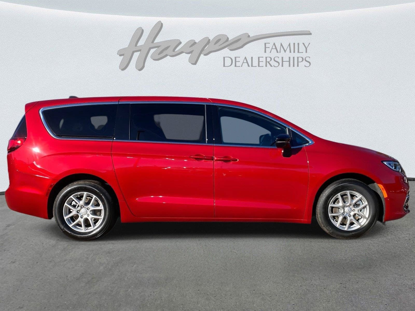 New 2026 Chrysler Pacifica Select FWD image 3
