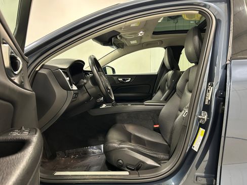 Used 2020 Volvo V60 T5 Cross Country w/ Protection Package Premier AWD/4WD image 4