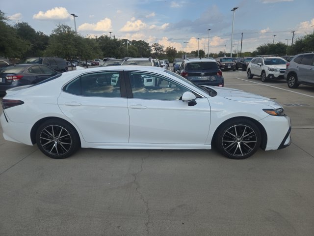 Used 2023 Toyota Camry SE FWD image 2