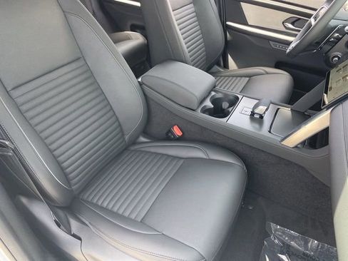 Used 2024 Land Rover Discovery Sport Dynamic SE AWD/4WD image 12