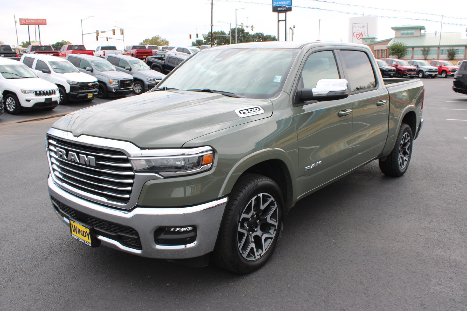 Used 2026 RAM 1500 Laramie AWD/4WD image 4