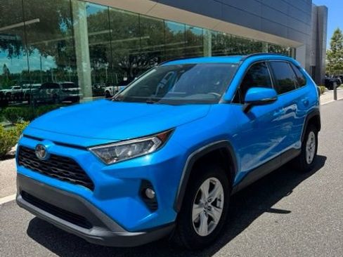 Used 2019 Toyota RAV4 XLE FWD image 1