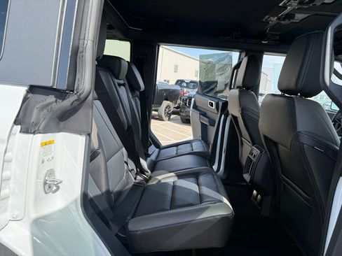 New 2026 Ford Bronco Outer Banks w/ Sasquatch Package image 19