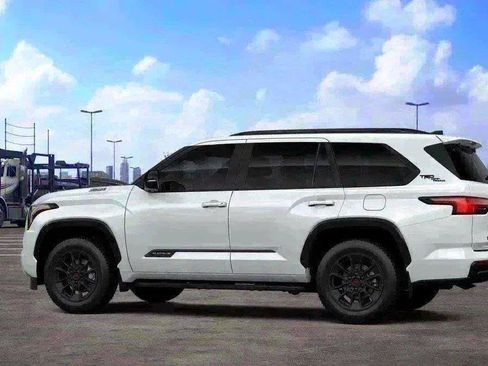 New 2026 Toyota Sequoia Platinum w/ TRD Off-Road Package AWD/4WD image 27