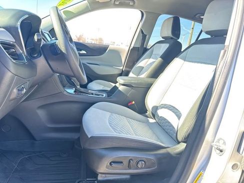 Used 2021 Chevrolet Equinox LS w/ LS Convenience Package image 16