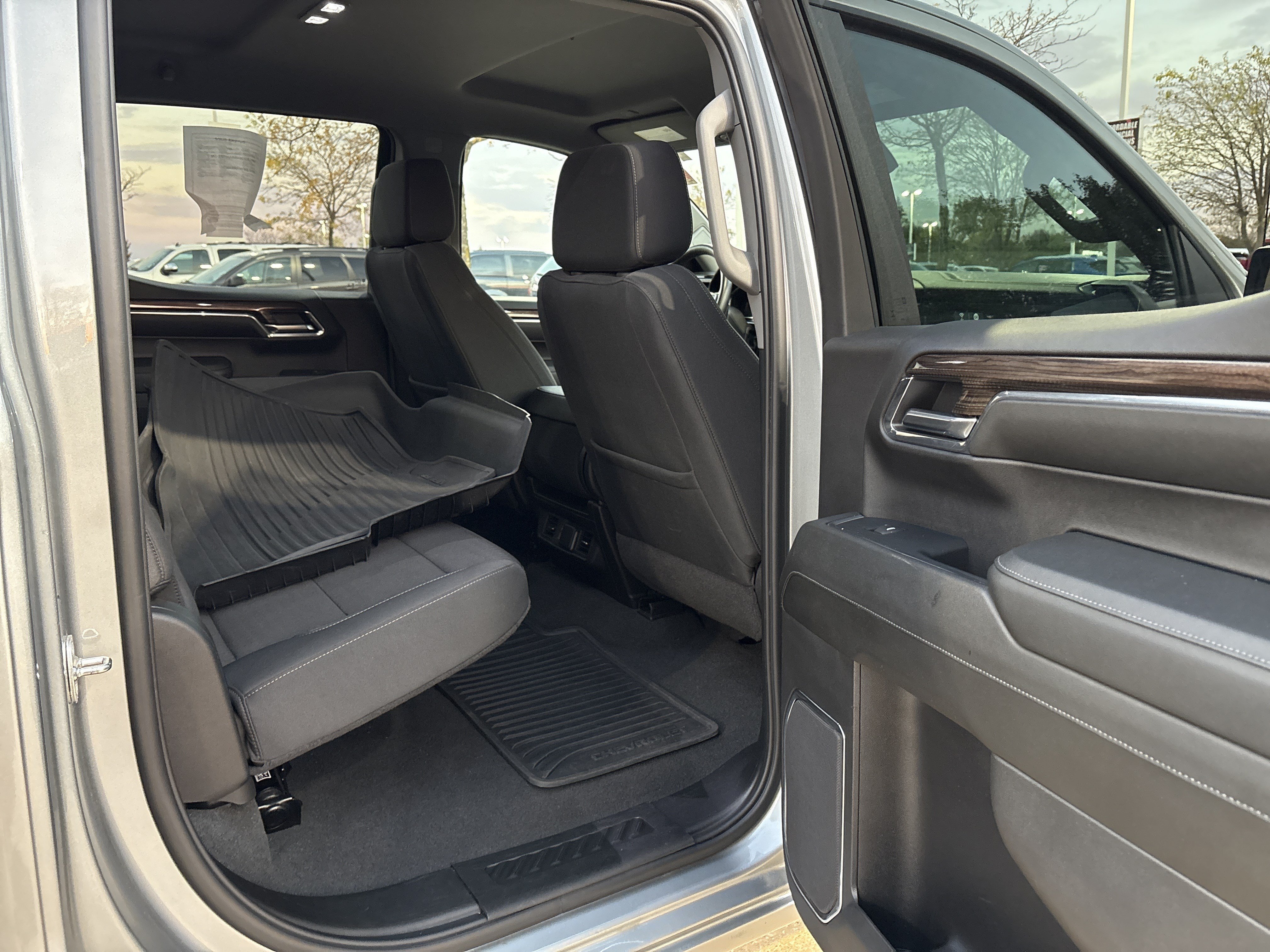 Used 2024 Chevrolet Silverado 1500 LT AWD/4WD image 14