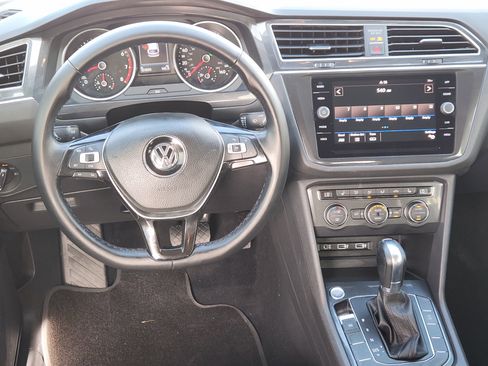 Used 2018 Volkswagen Tiguan SE FWD image 27