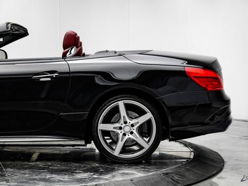 Used 2017 Mercedes-Benz SL 550 image 8